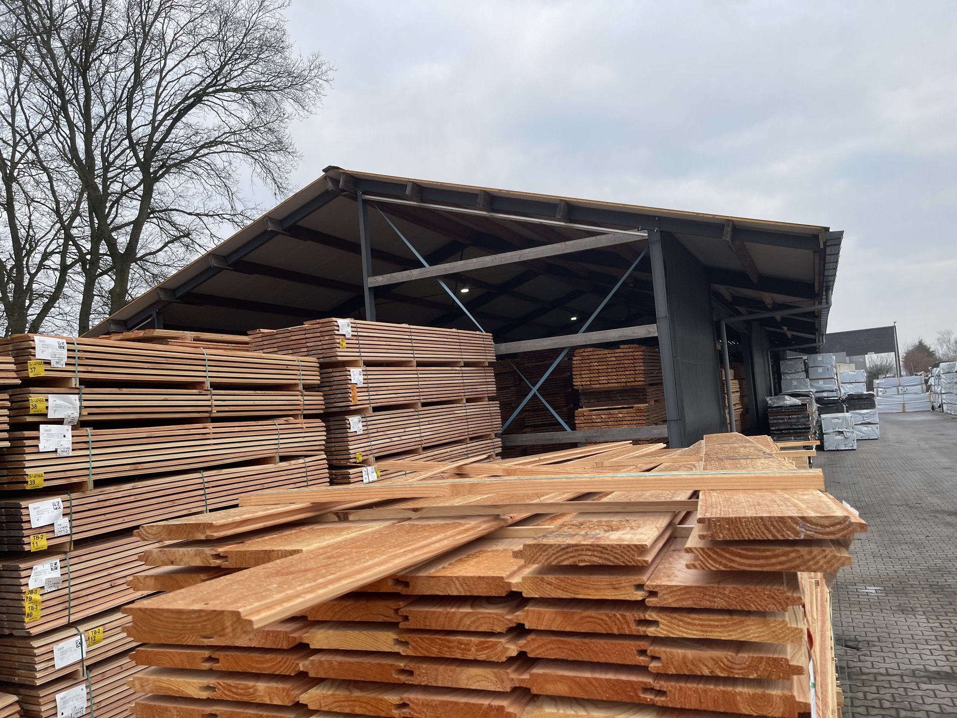 Ca. 33x Douglas Blokhut Profiel, 28x175mm, lengte 300cm